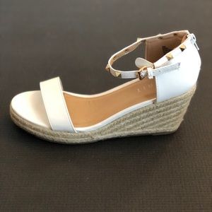 Espirit espadrilles spike details